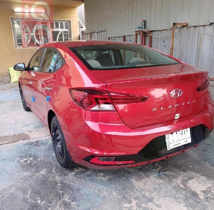 هیوندای ئەلەنترا